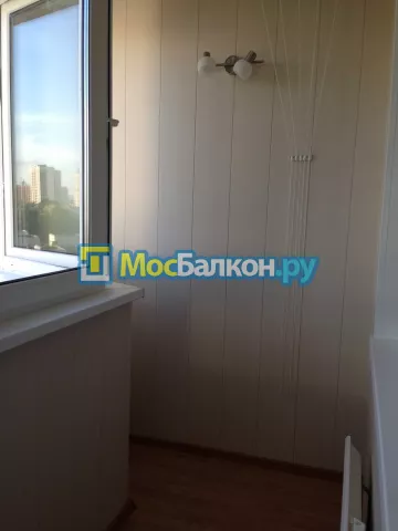 Отделка балкона и лоджии пластиковыми ПВХ панелями в Реутове от компании МосБалкон