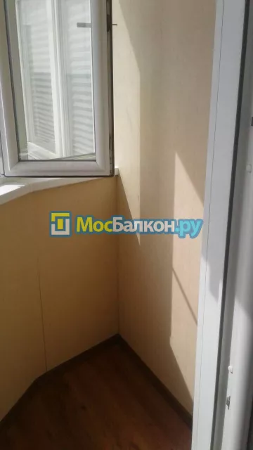 Отделка балкона и лоджии пластиковыми ПВХ панелями в Реутове от компании МосБалкон