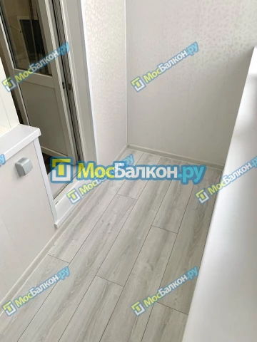 Отделка балкона и лоджии пластиковыми ПВХ панелями в Реутове от компании МосБалкон