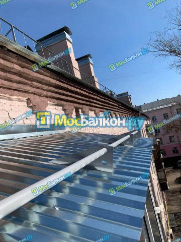 Крыша на балконе в Реутове монтаж и ремонт по выгодной цене от МосБалкон