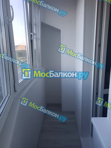 Отделка балкона и лоджии пластиковыми ПВХ панелями в Реутове от компании МосБалкон