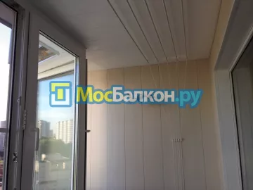 Отделка балкона и лоджии пластиковыми ПВХ панелями в Реутове от компании МосБалкон