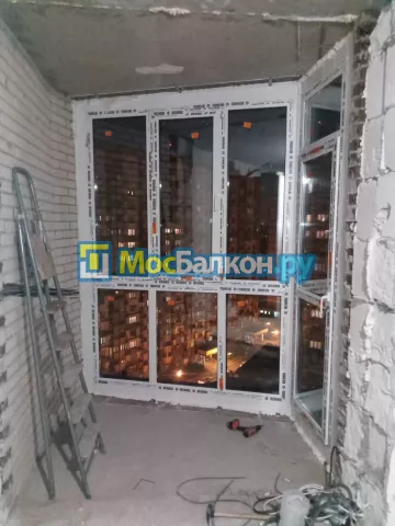 Панорамное остекление заказать под ключ по выгодной цене в Реутове от компании МосБалкон
