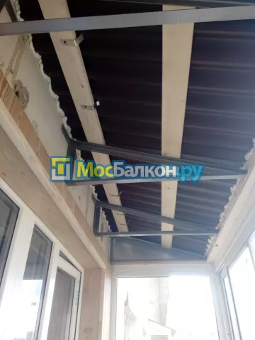 Крыша на балконе в Реутове монтаж и ремонт по выгодной цене от МосБалкон