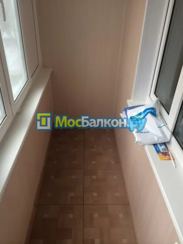 Отделка балкона и лоджии пластиковыми ПВХ панелями в Реутове от компании МосБалкон