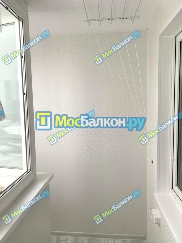 Отделка балкона и лоджии пластиковыми ПВХ панелями в Реутове от компании МосБалкон