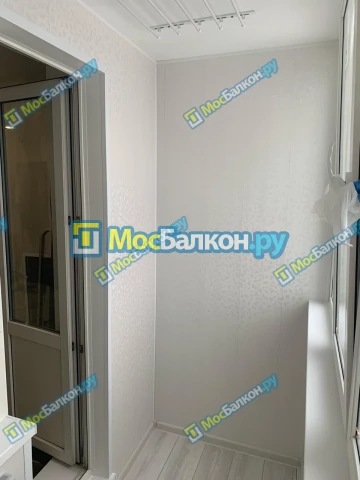 Отделка балкона и лоджии пластиковыми ПВХ панелями в Реутове от компании МосБалкон
