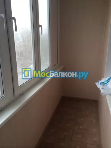 Отделка балкона и лоджии пластиковыми ПВХ панелями в Реутове от компании МосБалкон