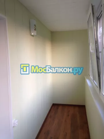 Отделка балкона и лоджии пластиковыми ПВХ панелями в Реутове от компании МосБалкон