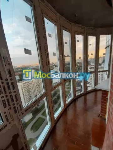 Панорамное остекление заказать под ключ по выгодной цене в Реутове от компании МосБалкон