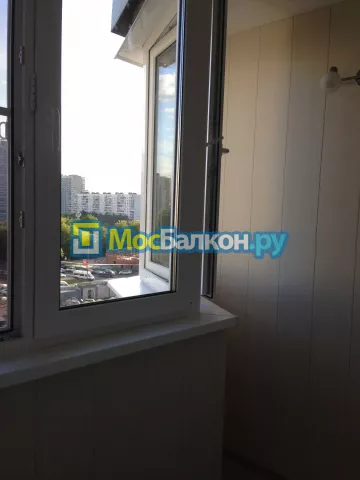 Отделка балкона и лоджии пластиковыми ПВХ панелями в Реутове от компании МосБалкон