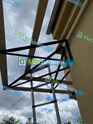 Крыша на балконе в Реутове монтаж и ремонт по выгодной цене от МосБалкон