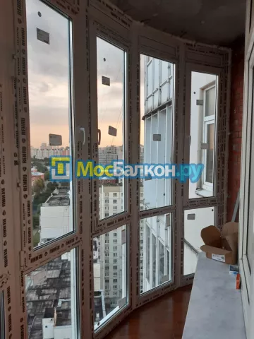 Панорамное остекление заказать под ключ по выгодной цене в Реутове от компании МосБалкон