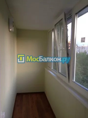Отделка балкона и лоджии пластиковыми ПВХ панелями в Реутове от компании МосБалкон